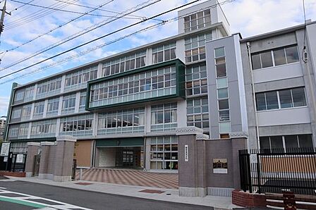 岡山市立鹿田小学校まで徒歩で5分 340m