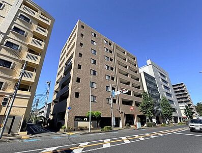 外観:駅まで徒歩でアクセス可能な立地。毎日の移動にも便利で、暮らしやすさが魅力のマンションです 外観:駅まで徒歩でアクセス可能な立地。毎日の移動にも便利で、暮らしやすさが魅力のマンションです