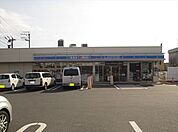 ローソン中川馬手町一丁目店　「あなたのマチが、どこでも、カフェになる。でおなじみマチカフェ。お好きなドリンクを探してみてはいかがですか？ 390m