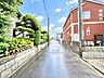 外観：幅員約4mの前面道路です。車1台が余裕を持って通れる道幅です。車はスピードを控えるので事故率の軽減や歩行者も安心して通行できます。