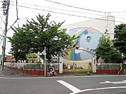 荒子幼稚園　計画的な指導のもと、幼児の主体的・自主的な活動である「遊び」を通して、自分らしさを発揮するようにし、一人一人のよさと可能性を伸ばしていきます。 1040m
