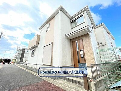 外観：【新家エリア】4LDK中古戸建になります◎並列駐車2台可能です♪2階3部屋レイアウトされています。WICが2ヶ所設置されているお部屋あります♪