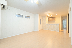中川区中須町 リビング