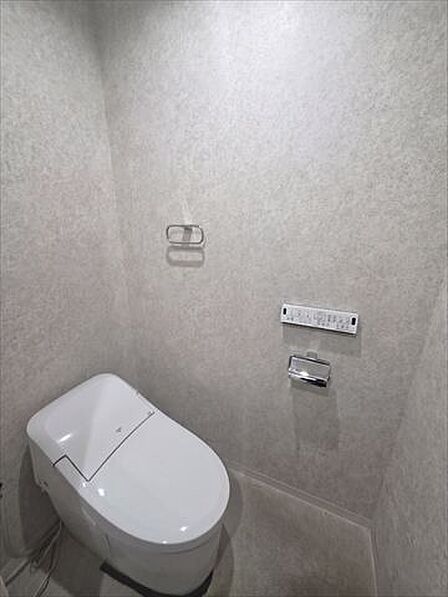 洗濯物を干すだけではなく、おしゃれに活用できれば生活がもっと豊かになります。光もたっぷり差し込むため、部屋の奥まで自然光が明るく照らします。