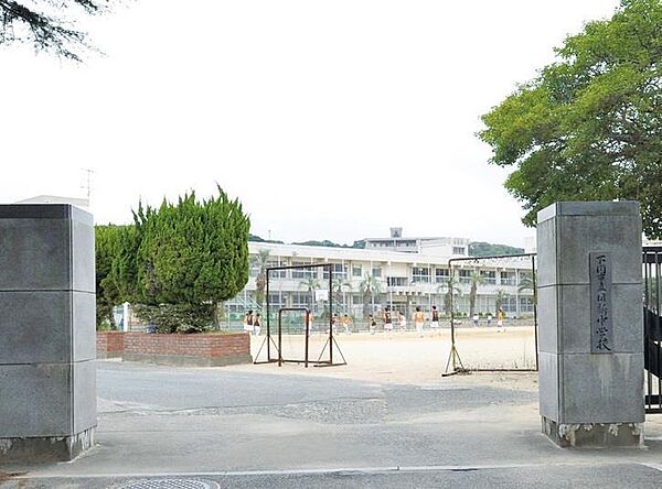 画像27:下関市立日新中学校(987m)