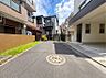 外観：前面道路