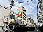ライフ新深江店 徒歩3分。 210m