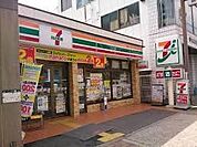 セブンイレブン大阪新深江駅南店 徒歩3分。 200m