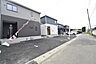 その他：住民しかほとんど使わない前面道路で安心して車庫入れ可能です♪