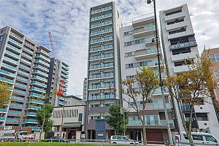 エステムコート谷町九丁目の外観(南西側から)
