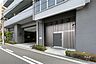 駐車場：駐車場の出入り口
