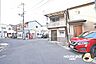 外観：前面道路含む現地写真