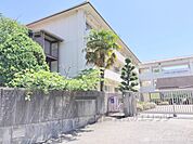 生駒市立緑ヶ丘中学校まで1300メートル