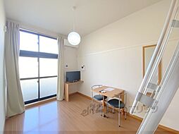 近鉄奈良線 学園前駅 徒歩6分の賃貸アパート 1階1Kのリビング/ダイニング