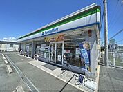ファミリーマート　天理井戸堂店まで700メートル