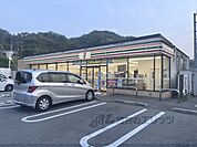 セブンイレブン　王寺町藤井2丁目店まで30メートル