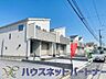外観：開放的な立地、隣地との空間周辺建物も綺麗で住みやすい