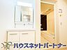 洗面：十分な大きさの洗面台は、身だしなみチェックや歯磨きなど、朝の慌ただしい時間でもホテルライクなスペースで余裕とゆとりを感じて頂けます。