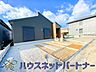 駐車場：カースペース2台可。新築戸建てを購入する際、庭付きや駐車場2台付きは大変魅力的に映ります。駐車スペースが2台分あれば、夫婦それぞれ車をもっている場合や、親戚や友人などが車で来る際も安心です。