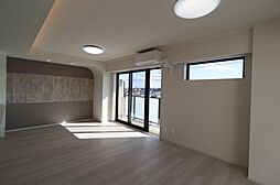 プライム フォレスト 百合ケ丘 306号室 3階2LDKのリビング/ダイニング