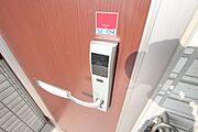 オートロック付き玄関です