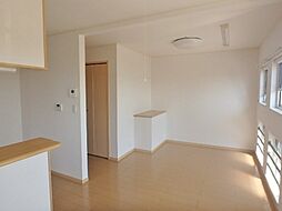 JR両毛線 国定駅 徒歩11分の賃貸アパート 2階1LDKのリビング/ダイニング