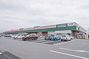 フレッセイ赤堀店 501m