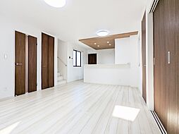 東武伊勢崎線 新伊勢崎駅 徒歩18分の賃貸一戸建て 1階4LDKのリビング/ダイニング