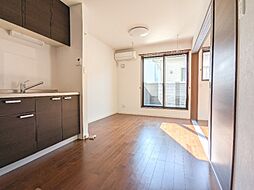 東武伊勢崎線 剛志駅 4.4kmの賃貸アパート 1階1LDKのリビング/ダイニング