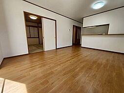 中古戸建　四日市市波木町 6LDKのリビング/ダイニング