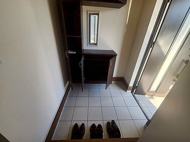 玄関 津市白塚町