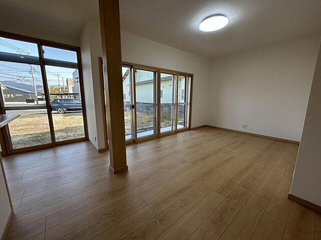 リビング/ダイニング 敦賀市平和町8-14