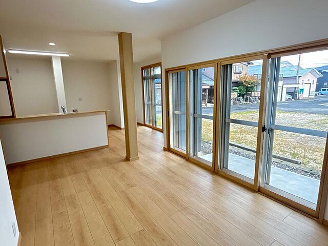 リビング/ダイニング 敦賀市平和町8-14