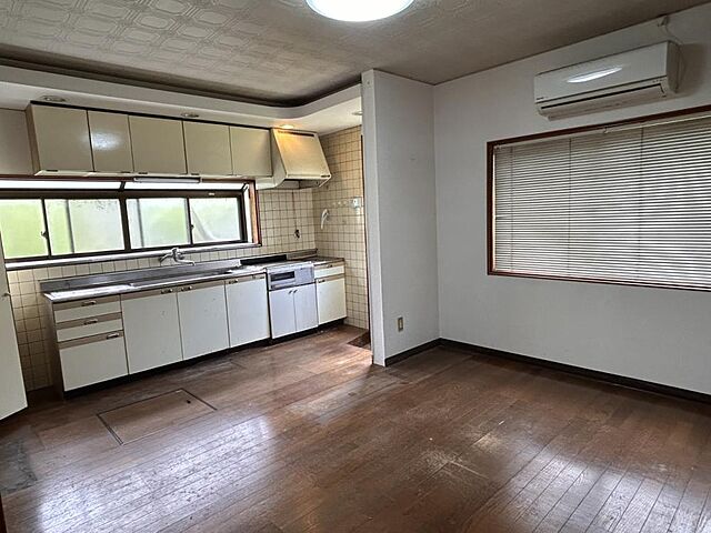 リビング/ダイニング 越前市粟田部町15-2