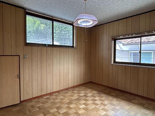 室内 越前市粟田部町15-2