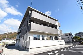 香川県高松市高松町3001-4（賃貸アパート1LDK・3階・41.85㎡） その1