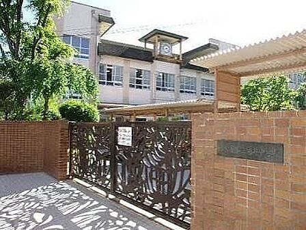 名古屋市立菊井中学校 270m