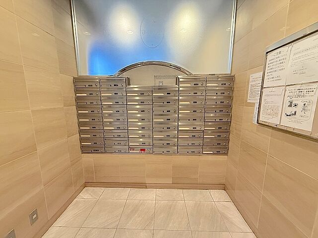 エントランス クレール大和八木 7階/704