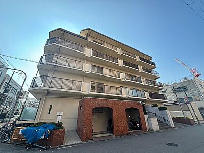 その他：RC造、6階建てのマンションです。