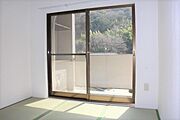 畳の香りがする和室です。