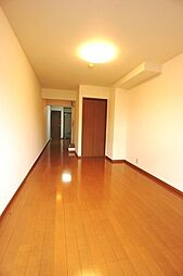 グランドプラム岡本 202 2階1DKのリビング/ダイニング