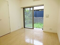 ラクラス学芸大学 105 1階1Kのリビング/ダイニング