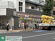 セブン-イレブン 世田谷上馬5丁目店 徒歩3分。 240m