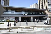 飯田橋駅(JR東日本 中央本線) 徒歩8分。 640m