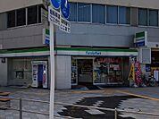 ファミリーマート　伏見駅前店