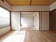 扉を取って広々と使うことも可能☆