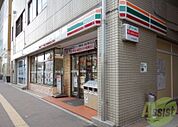 セブン-イレブン神戸板宿駅前店 135m