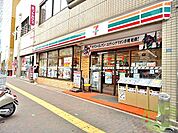 セブンイレブン神戸板宿駅前店 45m