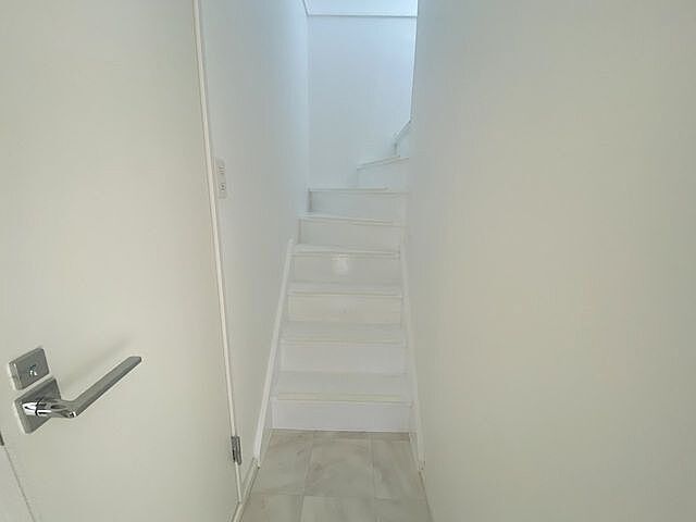 室内 宮崎市高洲町