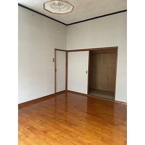 室内 宮崎市城ケ崎4丁目